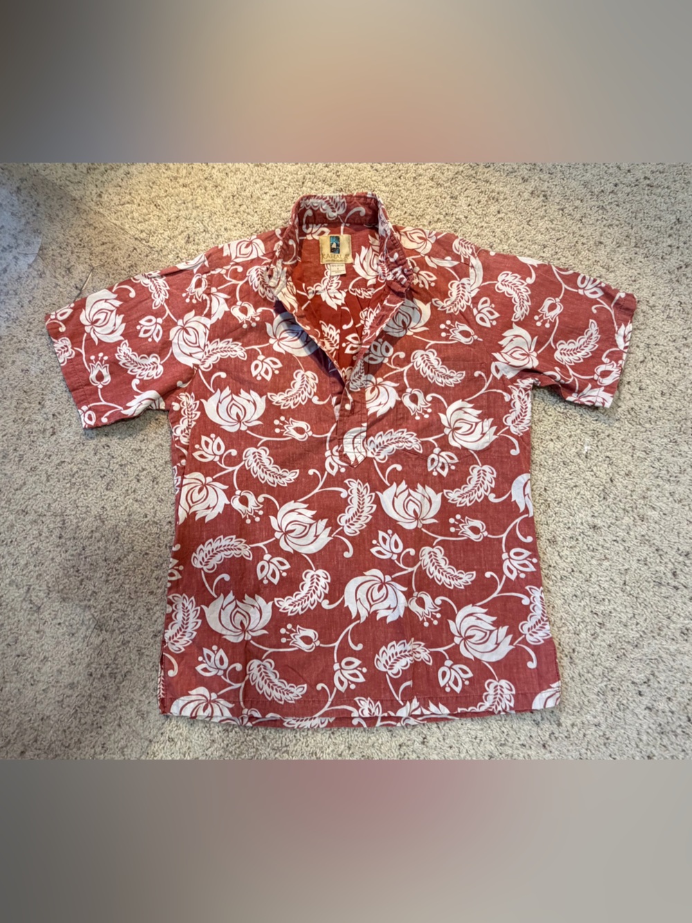 Casual Red Floral Short-Sleeve Button-Down Shirt
